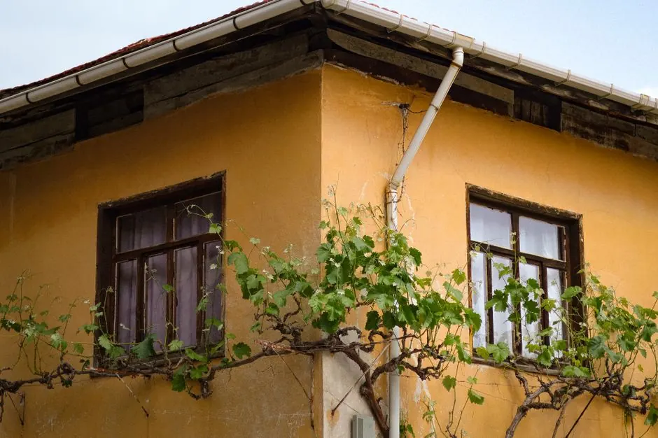 Commercial gutter repair