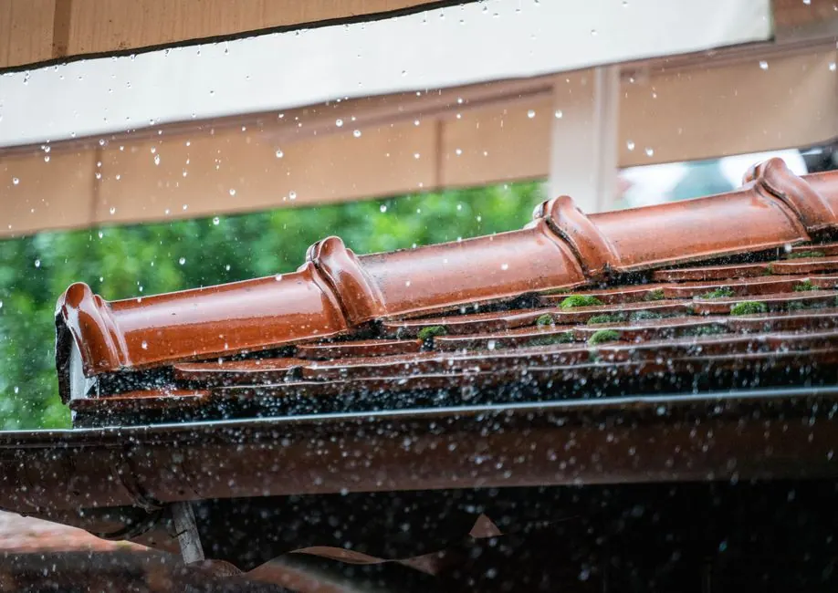 Commercial gutter repair